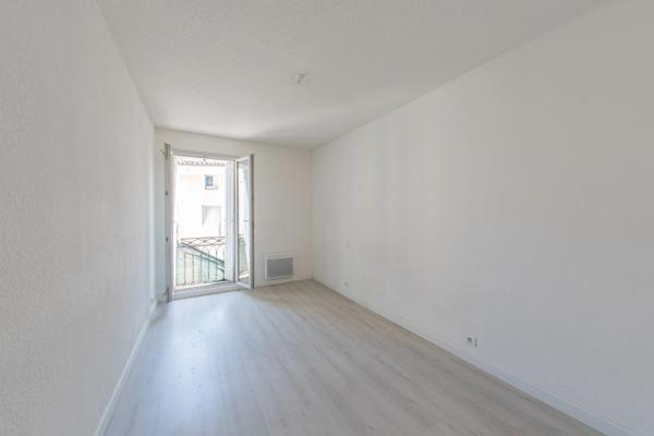 CLERMONT-L’HÉRAULT (34800) – APPARTEMENT 4 PIÈCES – 3 CHAMBRES – SÉJOUR 30M² – EXPOSITION SUD-EST – DPE B