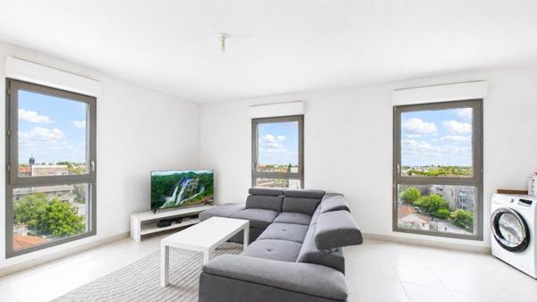 Appartement T2, 43m², ascenseur au 7ème et dernier étage avec parking