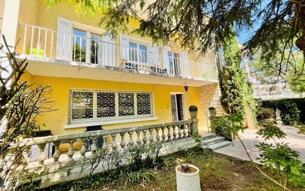 Maison à vendre    4 pièces •  Royan