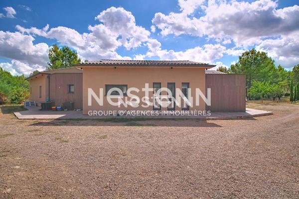 Maison Draguignan 5 pièces 155 m2 + couloir de nage 12X3 + garage sur terrain de 4092m²