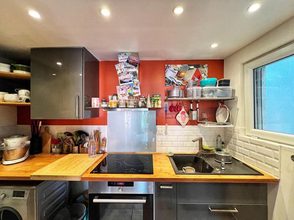 - HYERES - A Vendre - En Campagne - Maison T3 de 68 m², avec Cave et Terrasse.