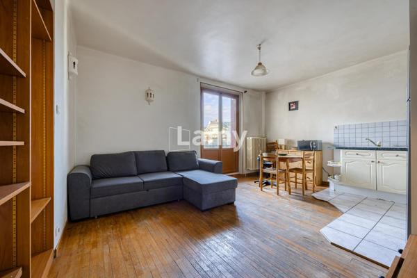 T2 au 5ème etage + cave + grenier