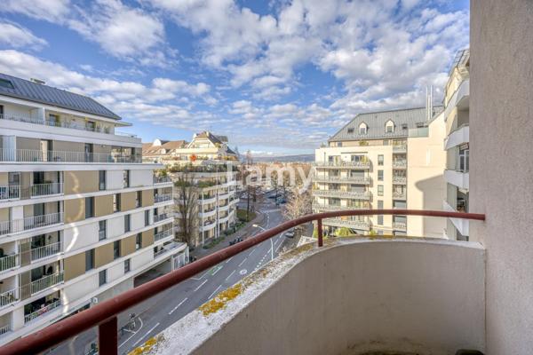 T2 au 5ème etage + cave + grenier