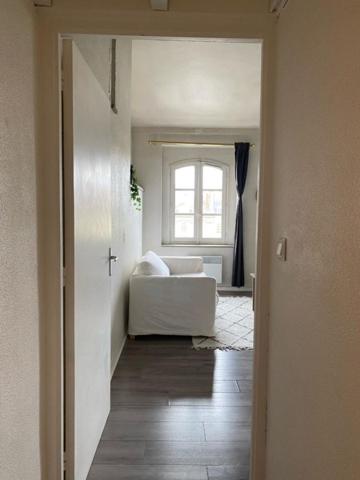 Appartement * 2 Pièces * 39 M² * 44000 Nantes * 662 * 33 * 695,  
Nantes 44000