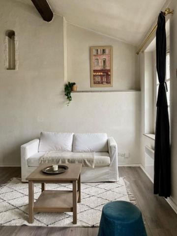 Appartement * 2 Pièces * 39 M² * 44000 Nantes * 662 * 33 * 695,  
Nantes 44000