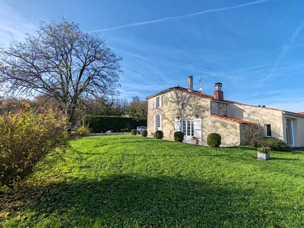 Maison à vendre 6 pièces PISSOTTE (85)