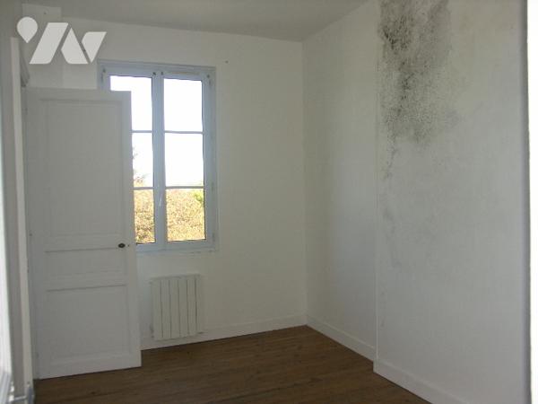 Ancienne école proche AUFFAY