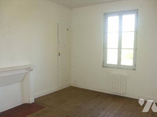 Ancienne école proche AUFFAY