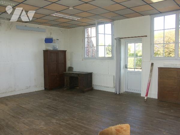 Ancienne école proche AUFFAY