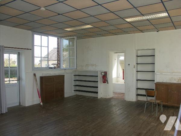 Ancienne école proche AUFFAY