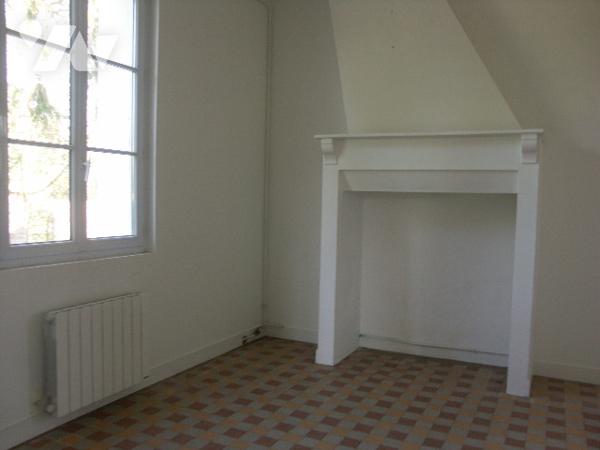 Ancienne école proche AUFFAY