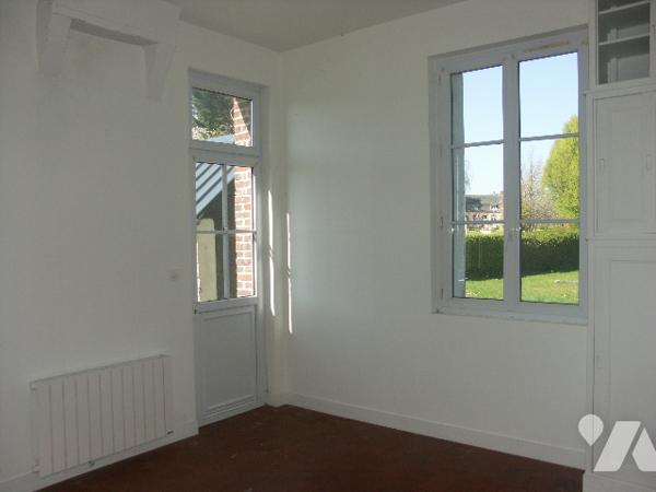 Ancienne école proche AUFFAY