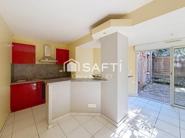 Appartement T2 avec cour et terrasse extérieure