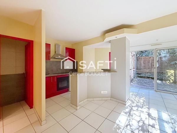 Appartement T2 avec cour et terrasse extérieure