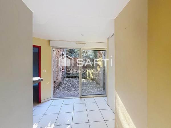 Appartement T2 avec cour et terrasse extérieure