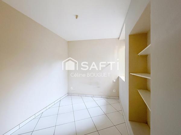 Appartement T2 avec cour et terrasse extérieure