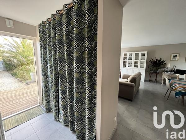 Maison 5 pièces de 118 m² à Trois-Palis (16730)