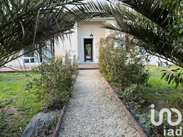 Maison 5 pièces de 118 m² à Trois-Palis (16730)