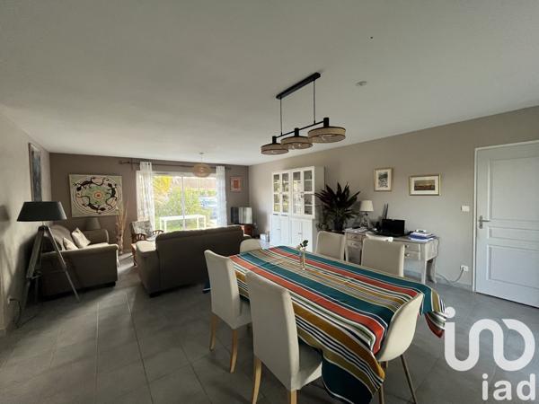 Maison 5 pièces de 118 m² à Trois-Palis (16730)