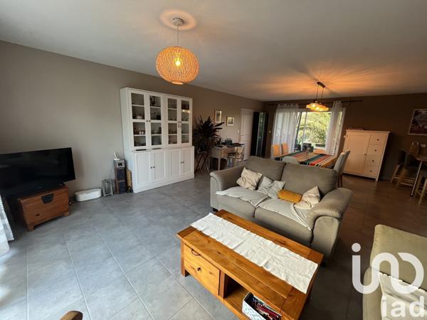 Maison 5 pièces de 118 m² à Trois-Palis (16730)