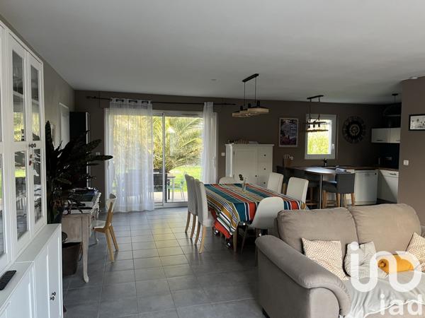 Maison 5 pièces de 118 m² à Trois-Palis (16730)