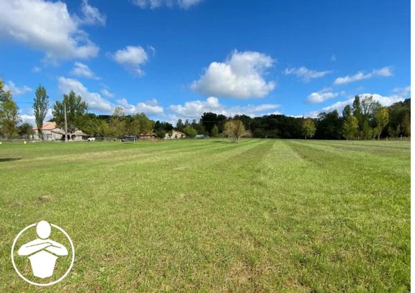 Vente                                                      Terrain
                        
                                         6000 m2                     à Monbalen