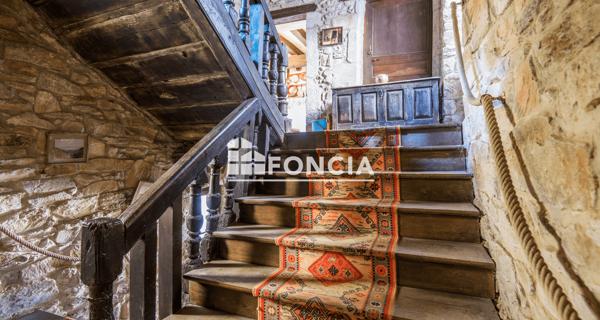 À vendre Maison 9 pièces 220 m² - Sauveterre-de-rouergue 12800