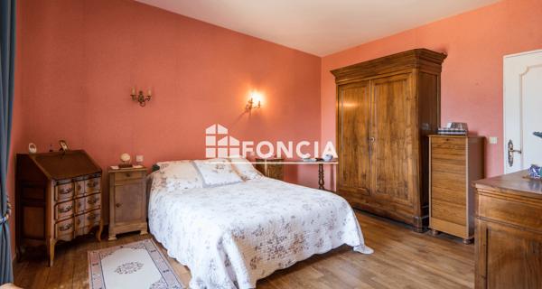 À vendre Maison 9 pièces 220 m² - Sauveterre-de-rouergue 12800
