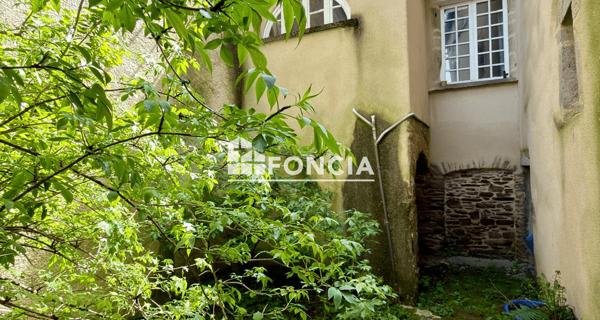 À vendre Maison 9 pièces 220 m² - Sauveterre-de-rouergue 12800