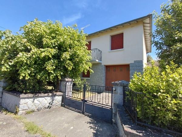 Maison familiale avec jardin et garage – Montsalvy (15120)