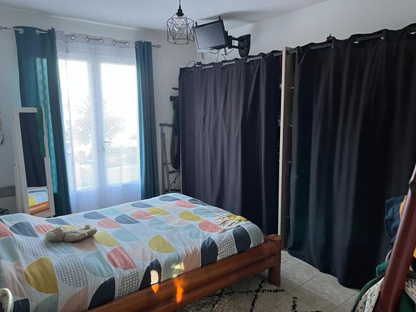 Maion LE CHAMP SAINT PERE trois chambres.