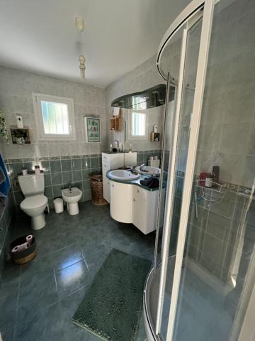 Maion LE CHAMP SAINT PERE trois chambres.