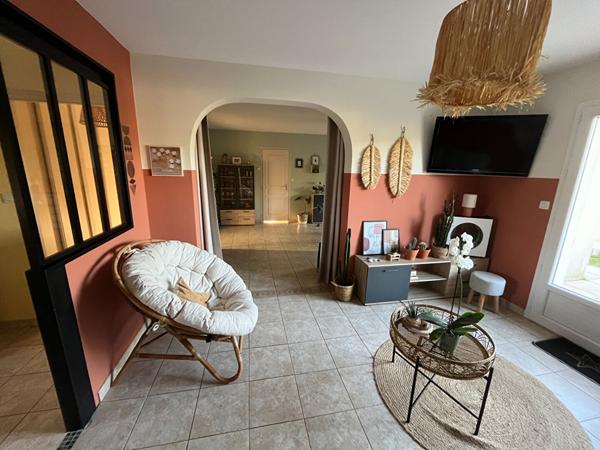 Maion LE CHAMP SAINT PERE trois chambres.