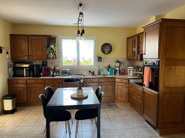 Maion LE CHAMP SAINT PERE trois chambres.