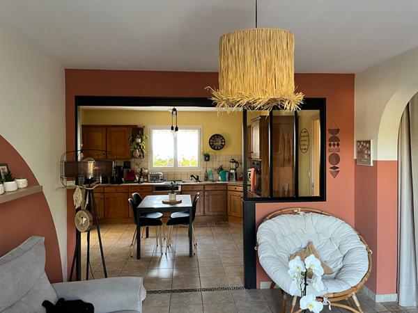 Maion LE CHAMP SAINT PERE trois chambres.