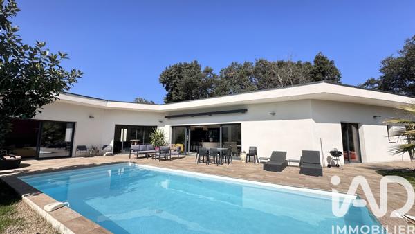 Maison à vendre 5 pièces 184 m² Aubais