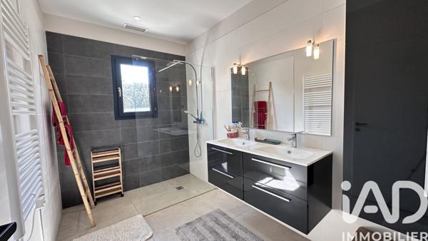 Maison à vendre 5 pièces 184 m² Aubais