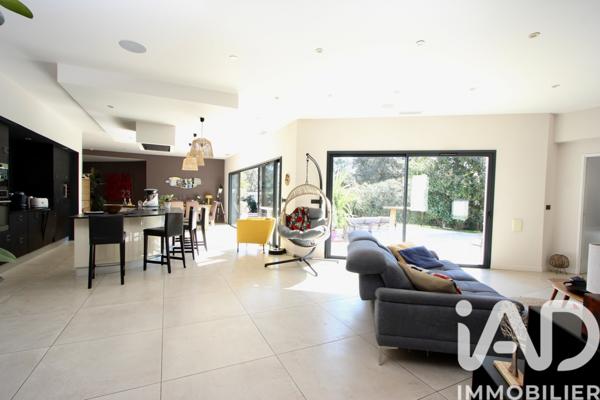Maison à vendre 5 pièces 184 m² Aubais