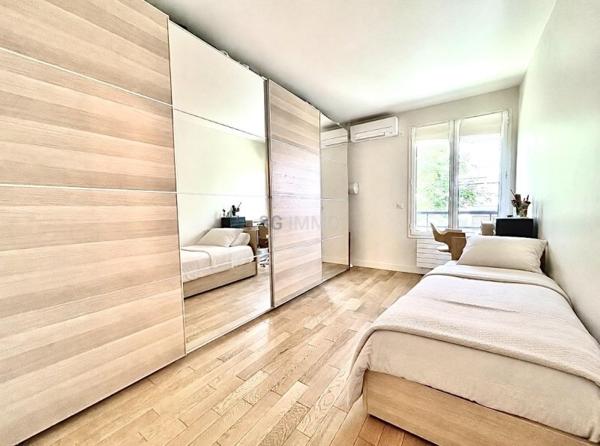 Vente / Appartement T5 à Saint-Cloud (92210)