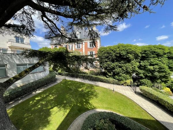 Vente / Appartement T5 à Saint-Cloud (92210)