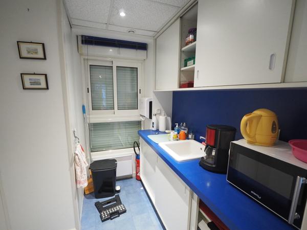 Murs Local commercial 40m² - Nantes centre - sans pas de porte