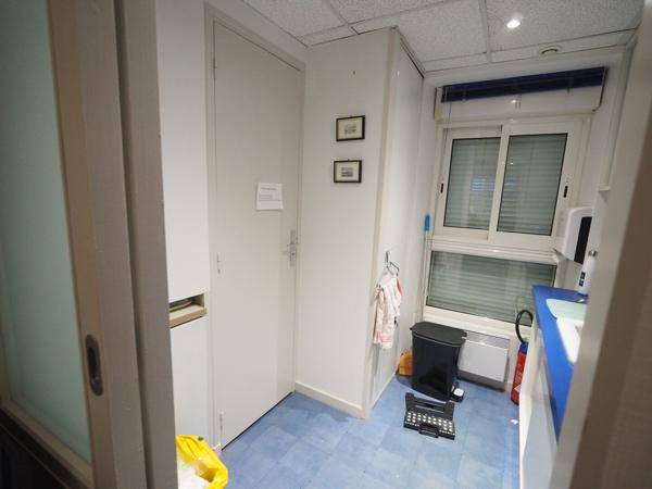 Murs Local commercial 40m² - Nantes centre - sans pas de porte