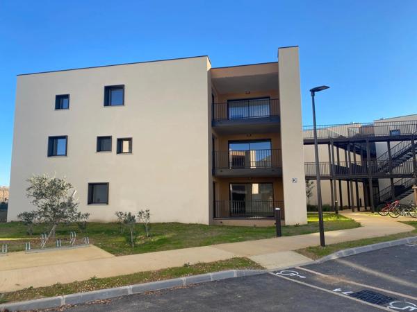 Dpt Hérault (34), à vendre SERIGNAN, appartement 3 pièces de 62.2 m² avec terrasse et stationnement