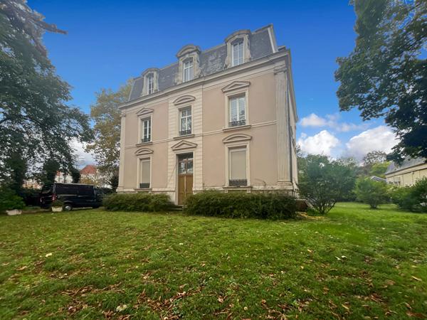 Maison Les Mureaux 220 m²