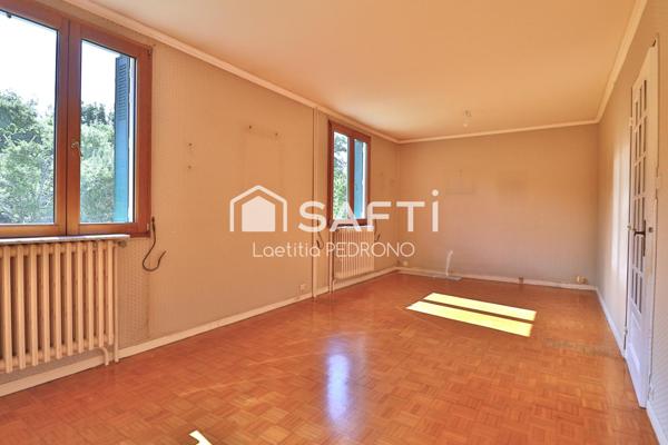 Maison au calme avec beau jardin de 1359 m²