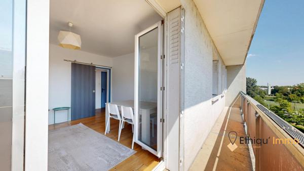 F4 rénové avec terrasse