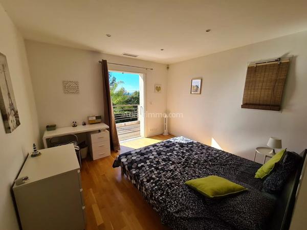 Vente                                                      Villa
                        
                     6 pièces                      147 m2                     à Draguignan
