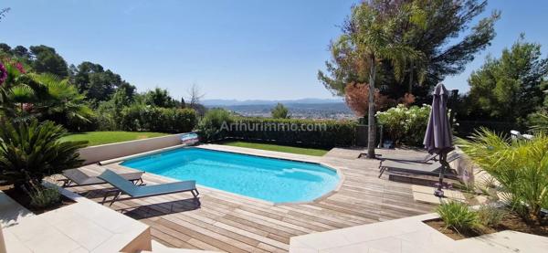 Vente                                                      Villa
                        
                     6 pièces                      147 m2                     à Draguignan