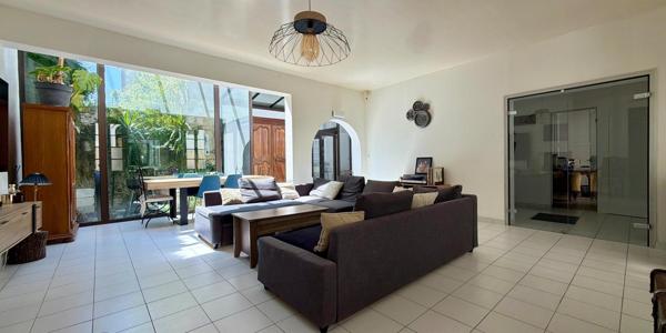 Maison à TOURS, 37000 - 6 pièces 217m²