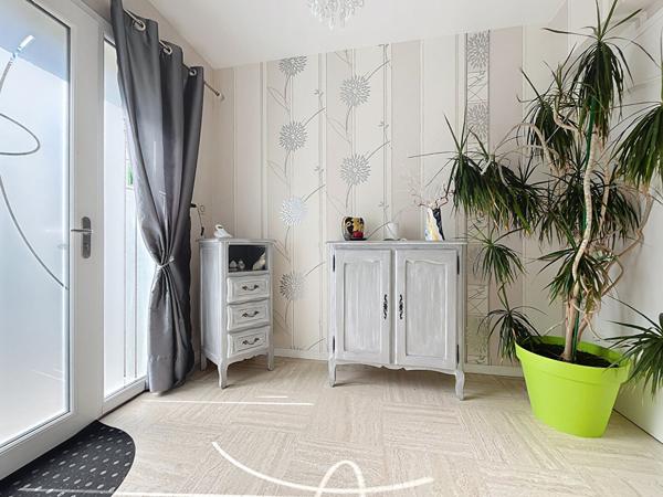 Maison architecte proche centre yssingeaux sur 2000 m2 de terrain avec piscine